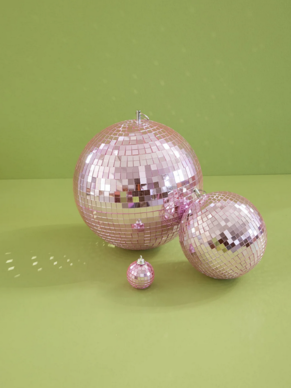 Boule disco à facettes rose (2 tailles) – Image 2