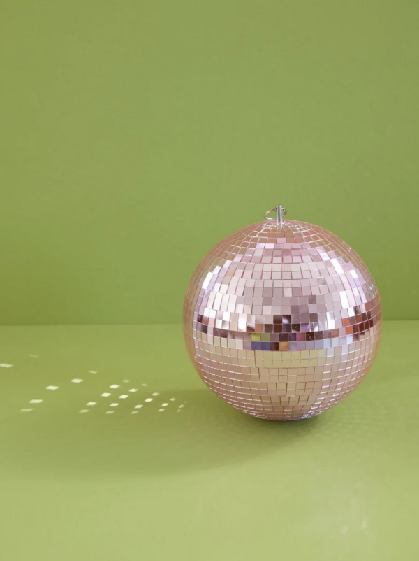 Boule disco à facettes rose (2 tailles) – Image 3