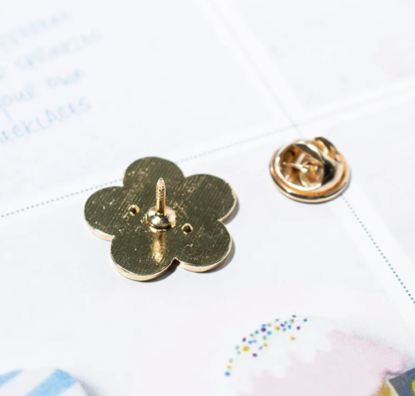 Pin's Fleur rouge – Image 2