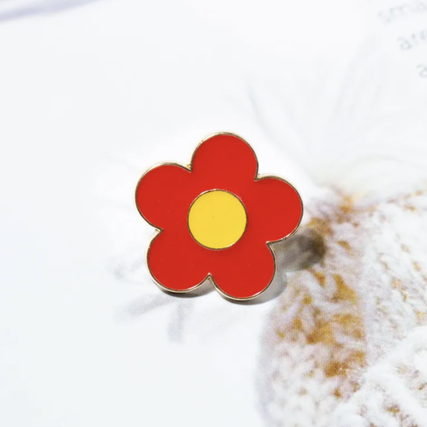 Pin's Fleur rouge – Image 3