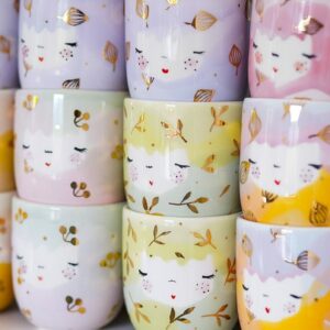 Tasse visage peinte à la main - Marina Marinski