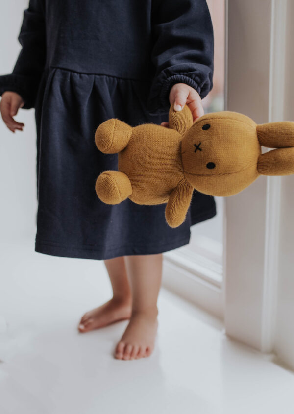 Peluche Miffy bleu pastel en coton bio – Image 4