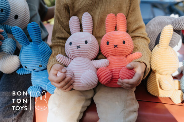 Peluche Miffy velours côtelé jaune pâle – Image 5
