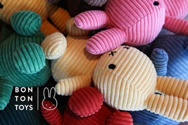Peluche Miffy velours côtelé jaune pâle – Image 3