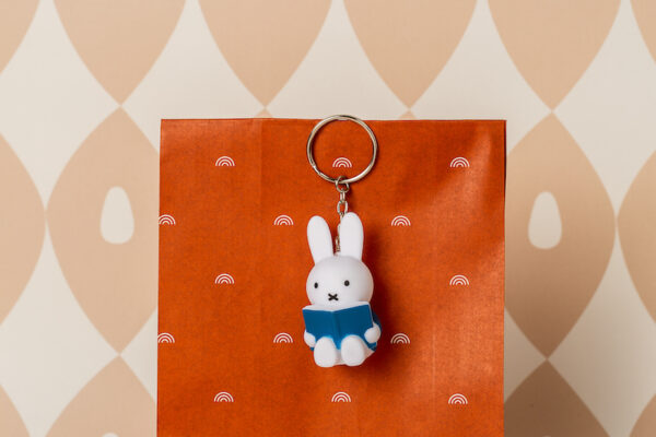 Porte clé Miffy livre bleu – Image 2