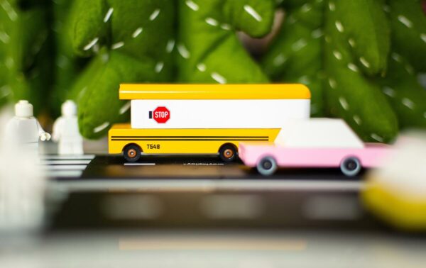 Bus scolaire américain en bois - Candylab – Image 4