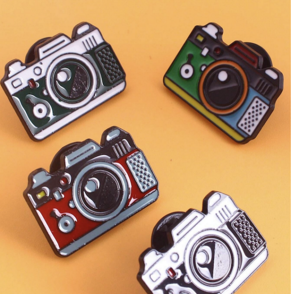 Pin's Appareil photo vintage – Image 2