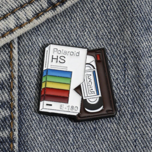 Pin's cassette VHS