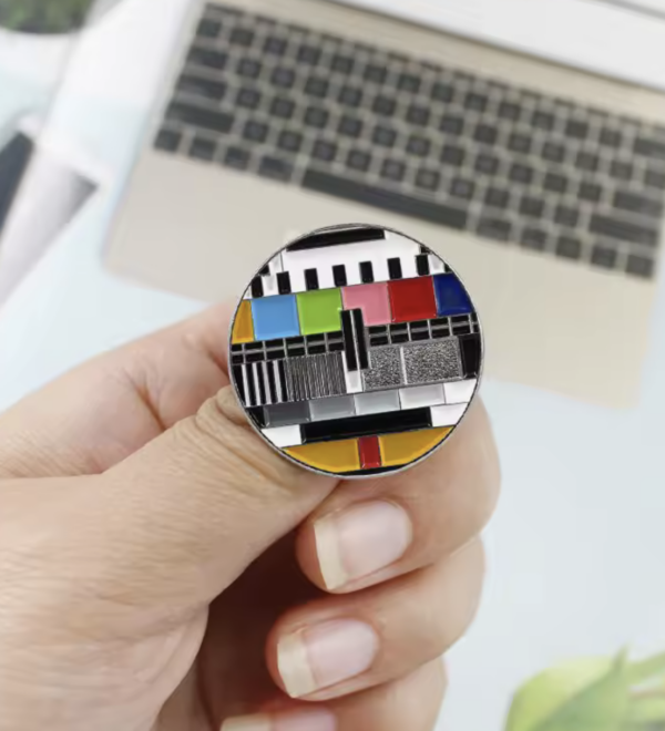 Pin's Mire de Télé vintage – Image 2